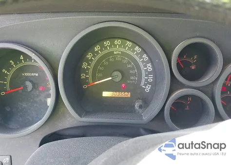 2008 Toyota Tundra Base 4.7L V8 z USA, uszkodzony, nr VIN 5TFRT54158X026482